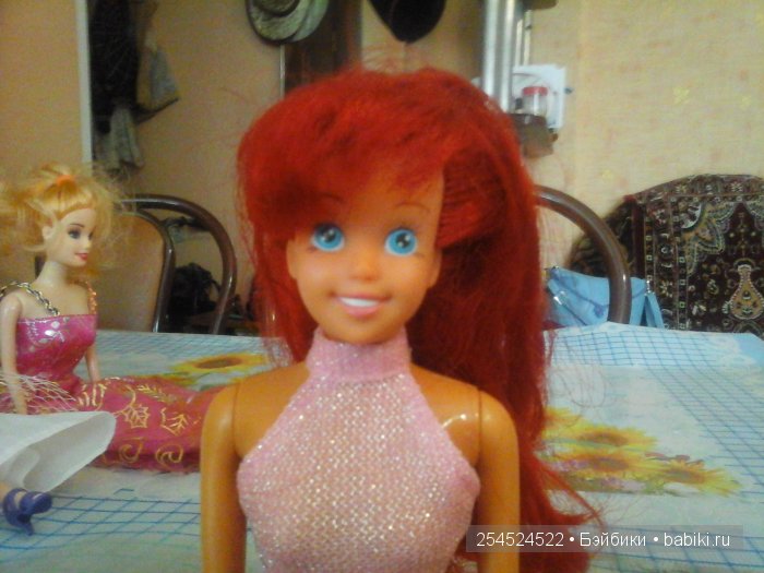 Сравнение Барби от "Mattel" 1994 года и современной (фото 6)