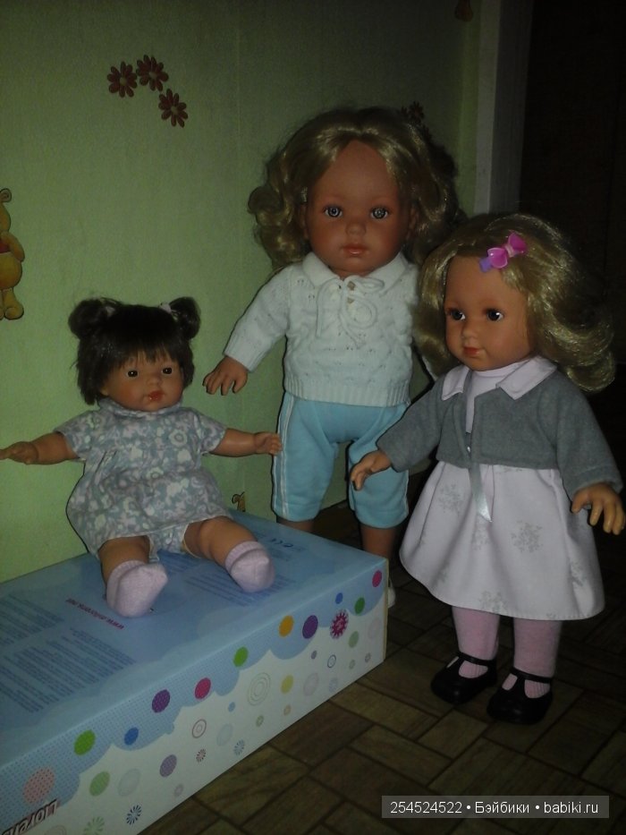 Три девицы... пока не под окном... и даже не на окне, а в тайнике | Бэйбики Три девицы... пока не под окном... и даже не на окне, а в тайнике