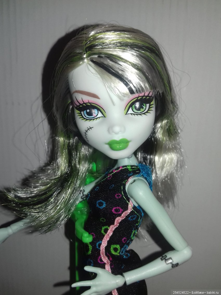 Кукла Monster High Skulltimate Secrets Series 2 Frankie HNF75