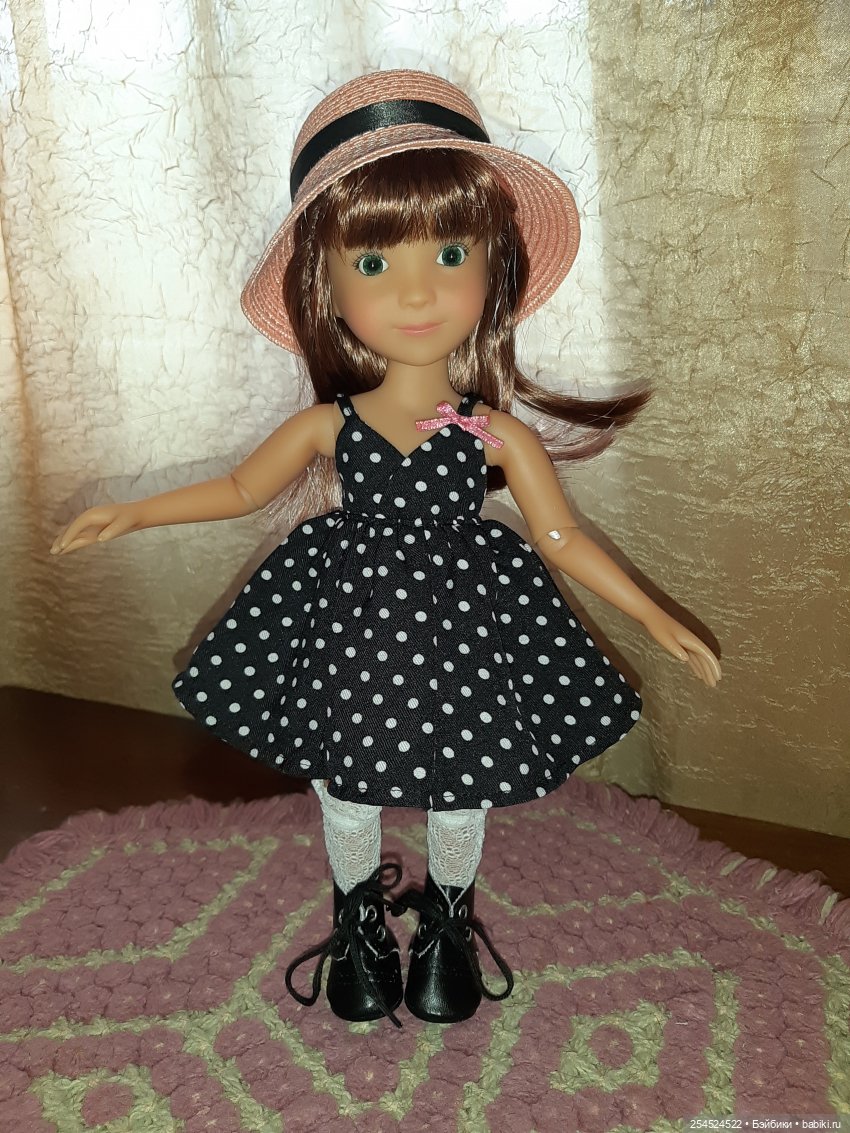 Еще одна Руби Ред. Сидни — Куклы Ruby Red (Руби Ред) Fashion Friends: Siblies (фото 3)