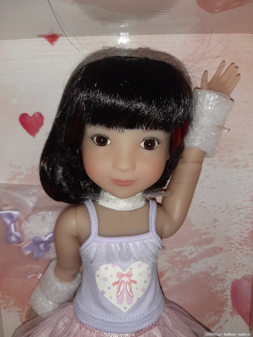 Еще одна Руби Ред. Сидни — Куклы Ruby Red (Руби Ред) Fashion Friends: Siblies (фото 7)