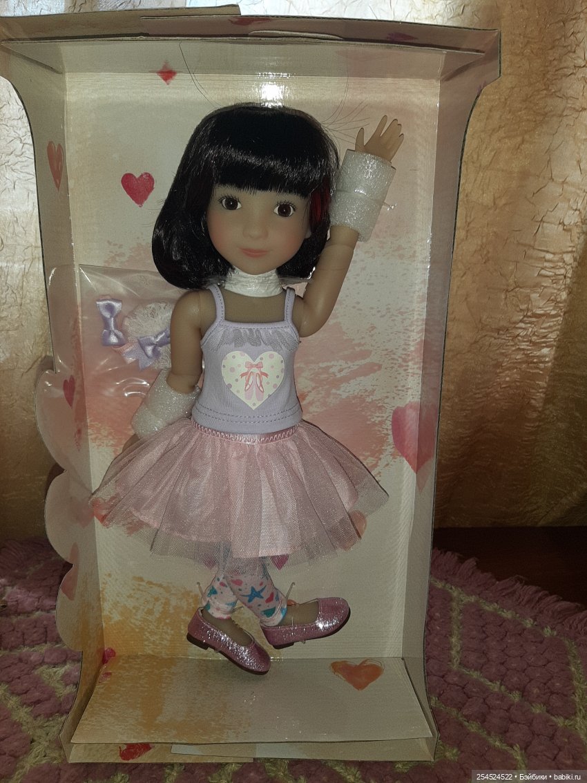 Еще одна Руби Ред. Сидни — Куклы Ruby Red (Руби Ред) Fashion Friends: Siblies (фото 2)