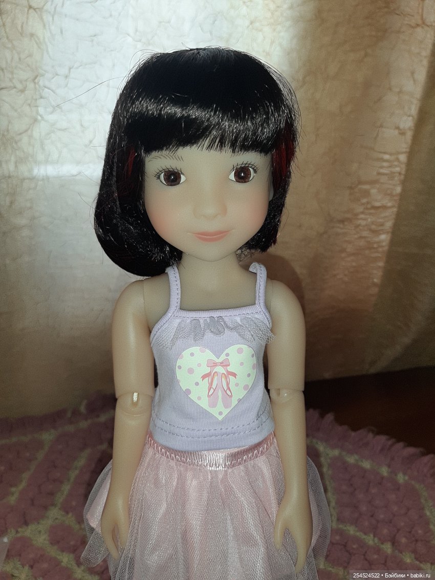 Еще одна Руби Ред. Сидни — Куклы Ruby Red (Руби Ред) Fashion Friends: Siblies (фото 9)