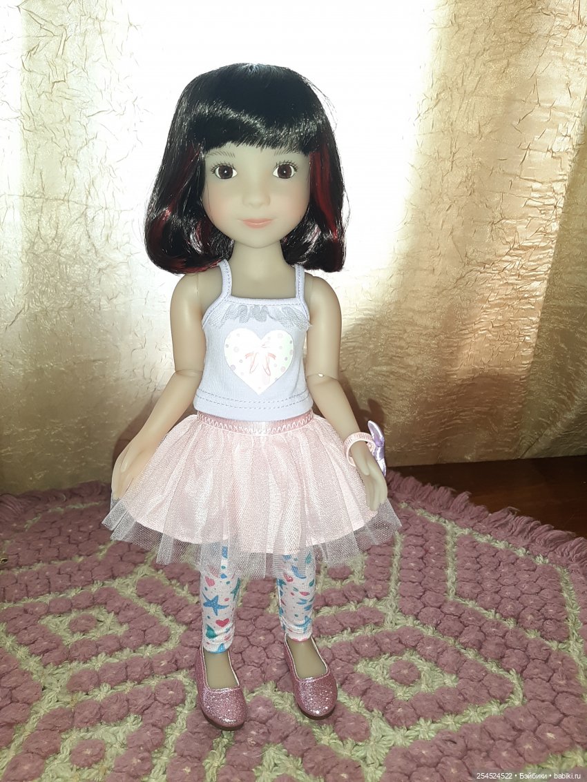 Еще одна Руби Ред. Сидни — Куклы Ruby Red (Руби Ред) Fashion Friends: Siblies (фото 10)