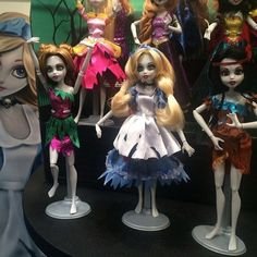 Принцессы Диснея превратилась в Зомби (фото 2)