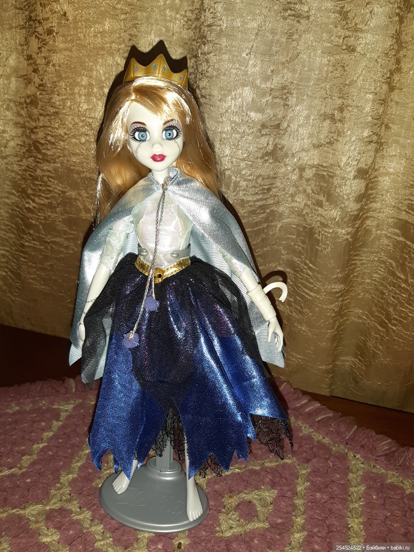 Принцессы Диснея превратилась в Зомби