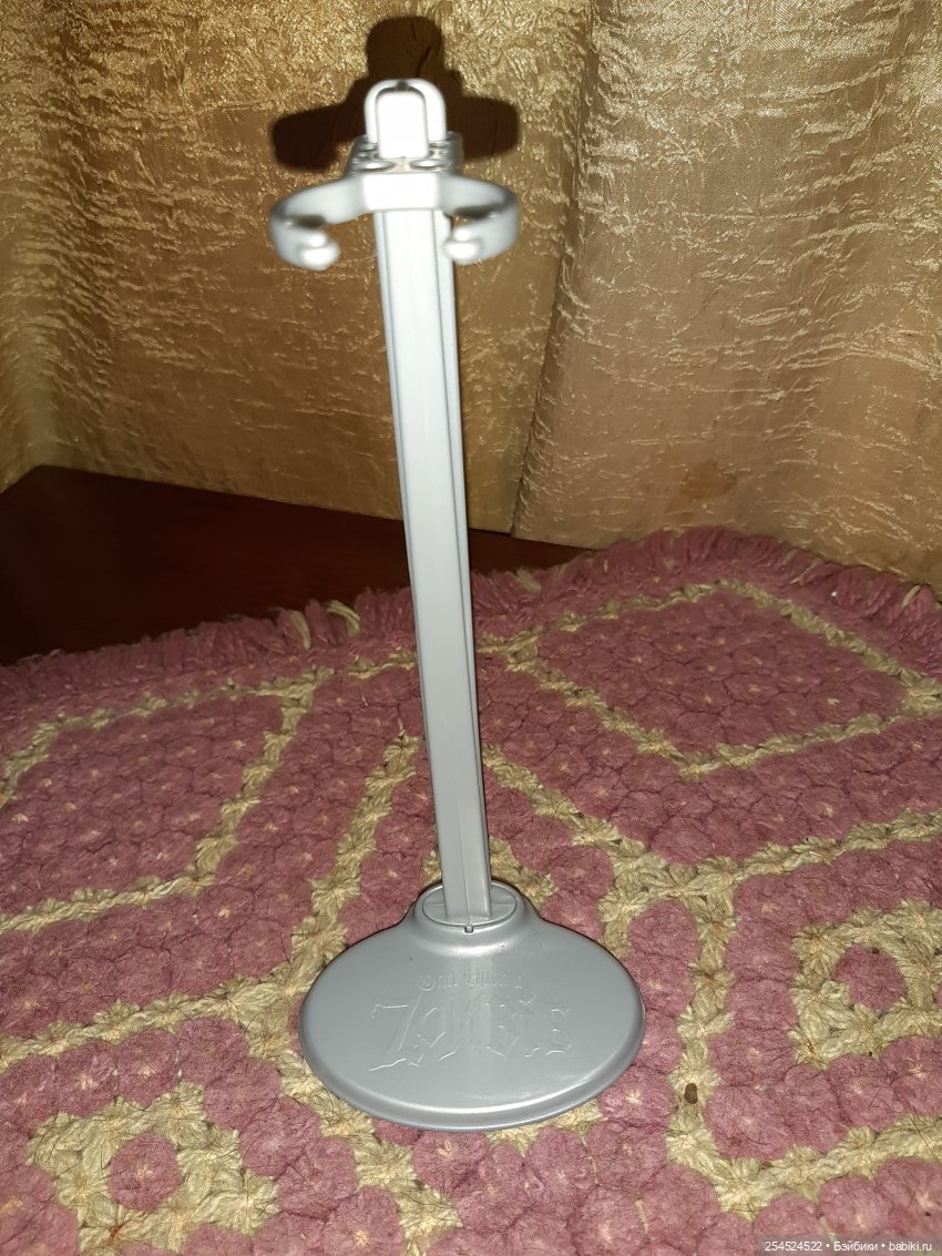 Принцессы Диснея превратилась в Зомби