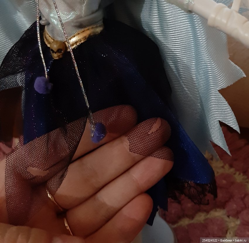 Принцессы Диснея превратилась в Зомби