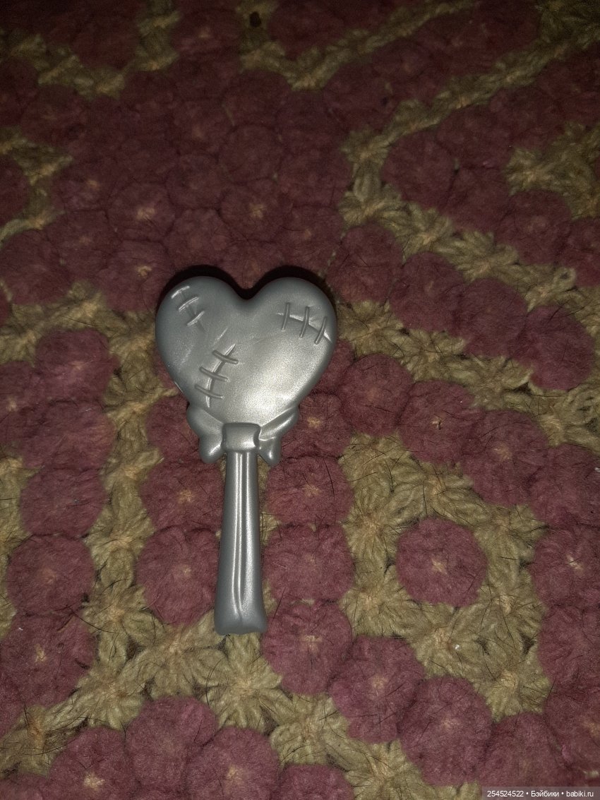 Принцессы Диснея превратилась в Зомби