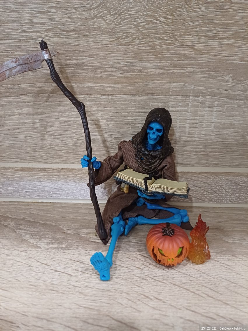 Мой новый житель - скелет Грим