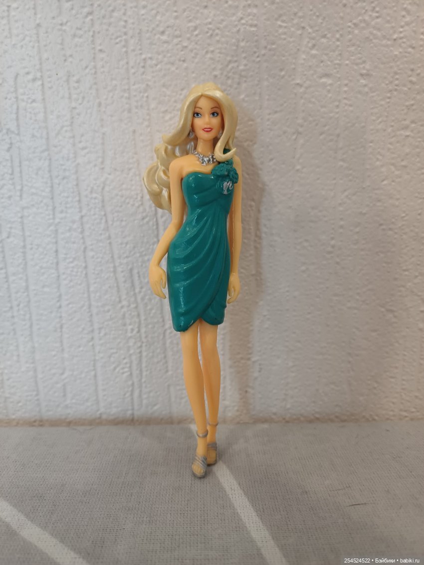 Ещё одна кукла и пупсики Zuru