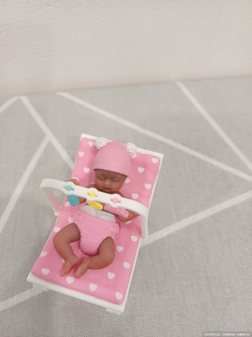 Ещё одна кукла и пупсики Zuru