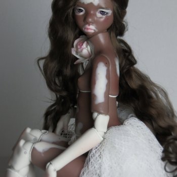 Оригинальные куклы Chantelle albino и Chantelle vitiligo