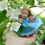 Девочка в голубом платьице - авторская мини кукла Елены Ткаченко