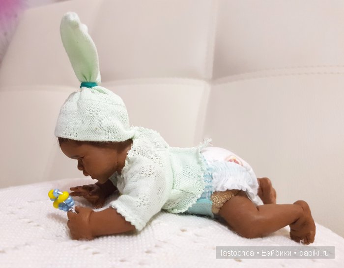 Шоколадный зайчик - авторская мини кукла Елены Ткаченко (фото 9)