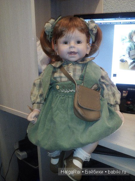 Моя прекрасная загадочная зеленоглазая Адора школьница (фото 4)