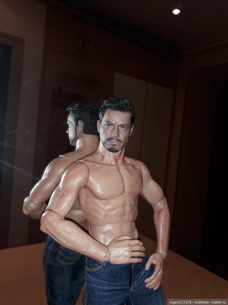 Тони Старк на День Рождения (фото 7)