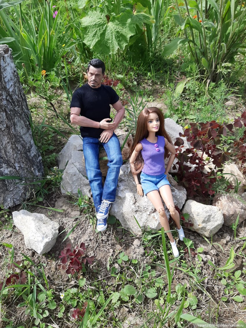 Тони и Есения на прогулке