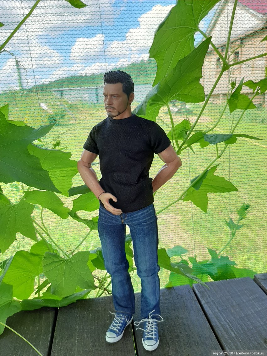 Тони и Есения на прогулке