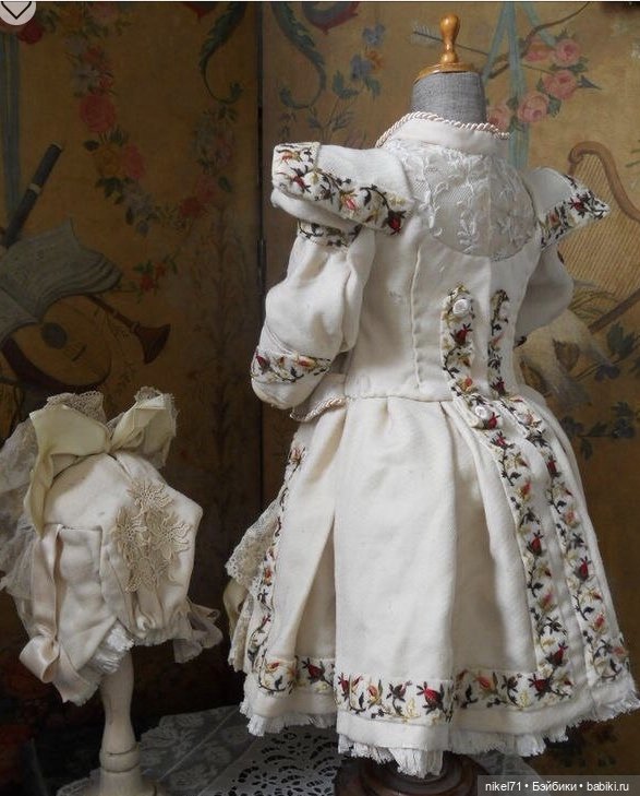 Добро пожаловать в салон модного платья