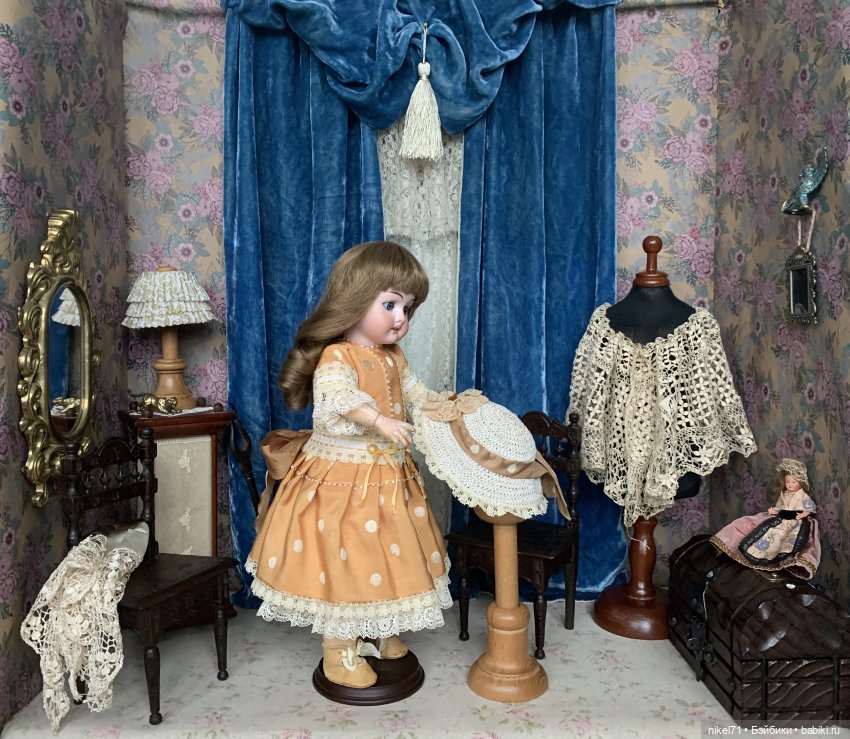 Добро пожаловать в салон модного платья