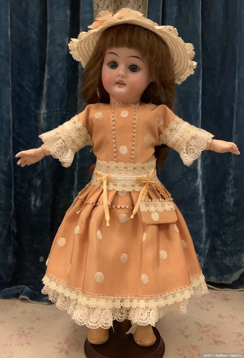 Добро пожаловать в салон модного платья