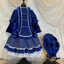 Костюм для антикварной куклы