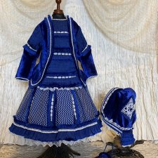 Комплект одежды для антикварной куклы