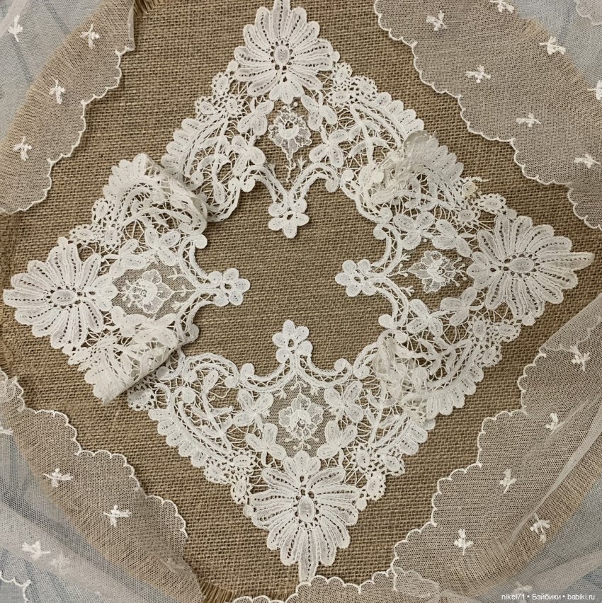 Костюм для модной куклы на бис