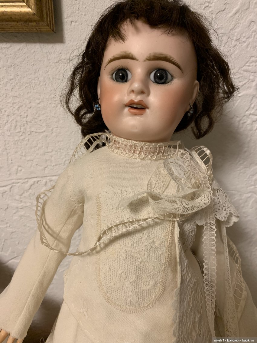 Костюм для модной куклы на бис