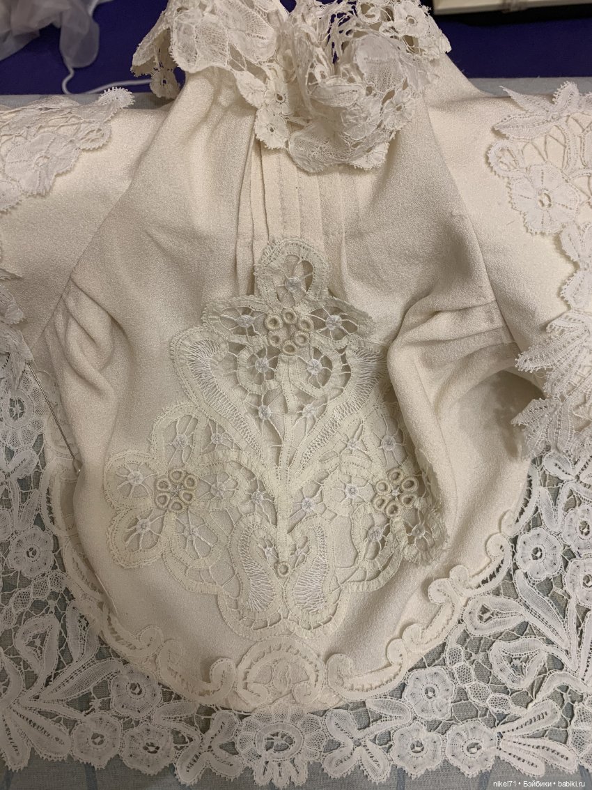 Костюм для модной куклы на бис