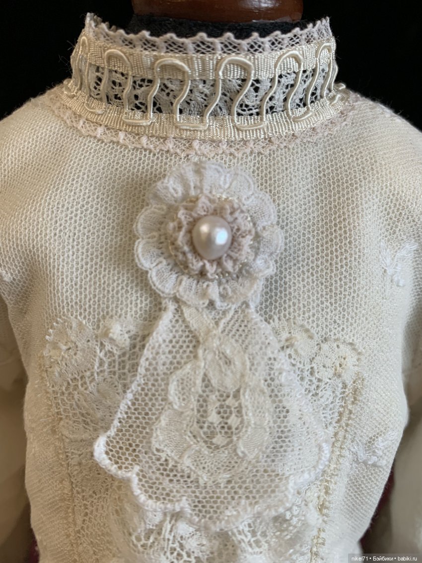 Костюм для модной куклы на бис