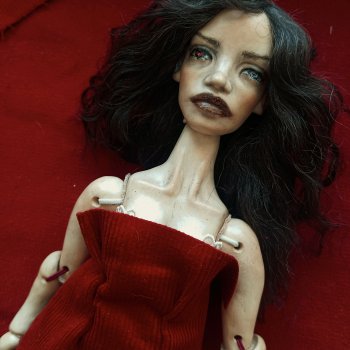 Февраль. Швейная мастерская.