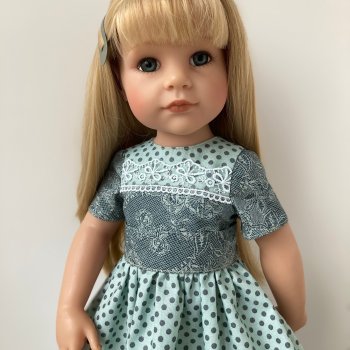 Снова платья.