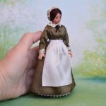 Миниатюрная кукла няня в масштабе 1/12