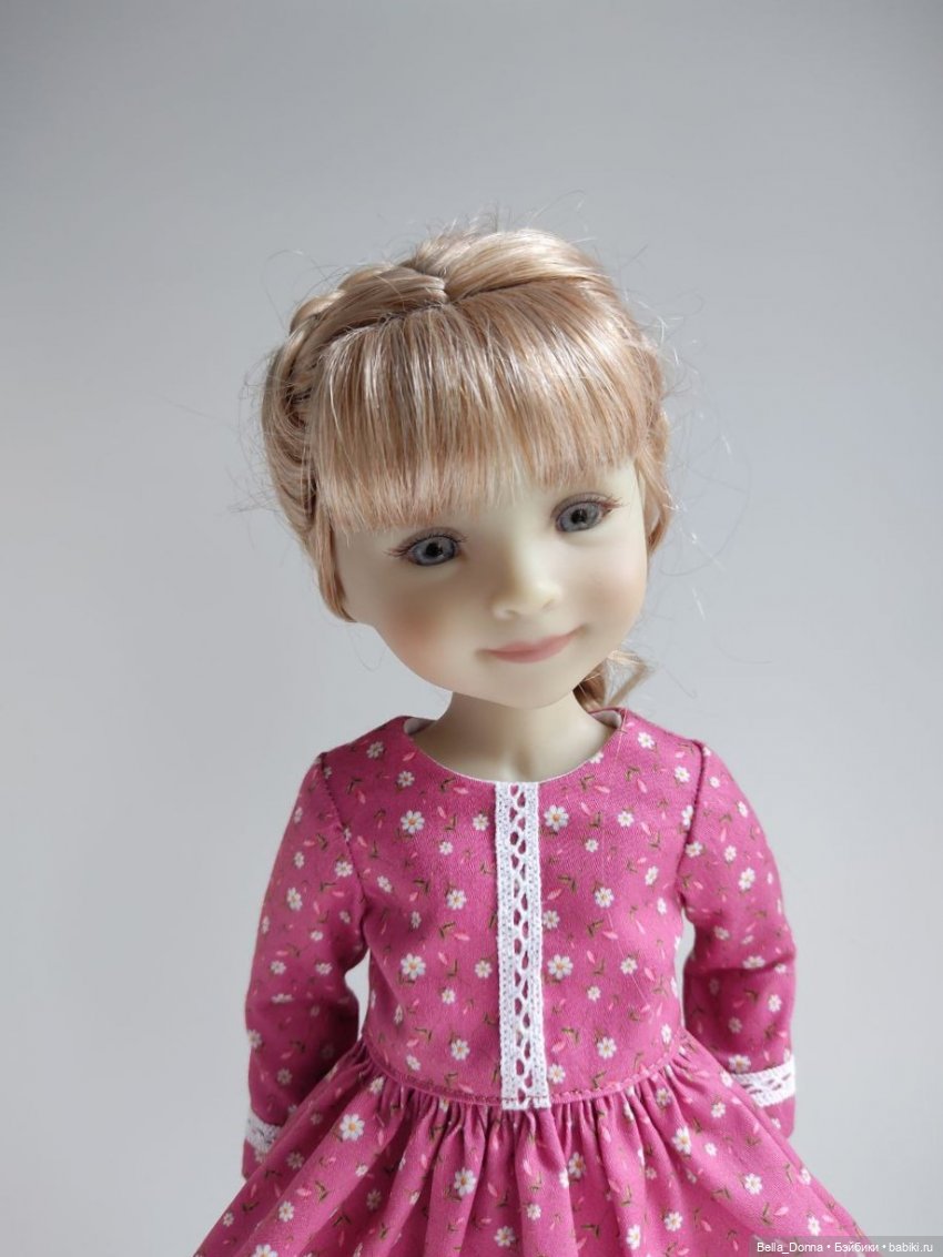 Платье с меховым жилетом для Ruby Red Fashion Friends | Бэйбики Платье с меховым жилетом для Ruby Red Fashion Friends (фото 4)