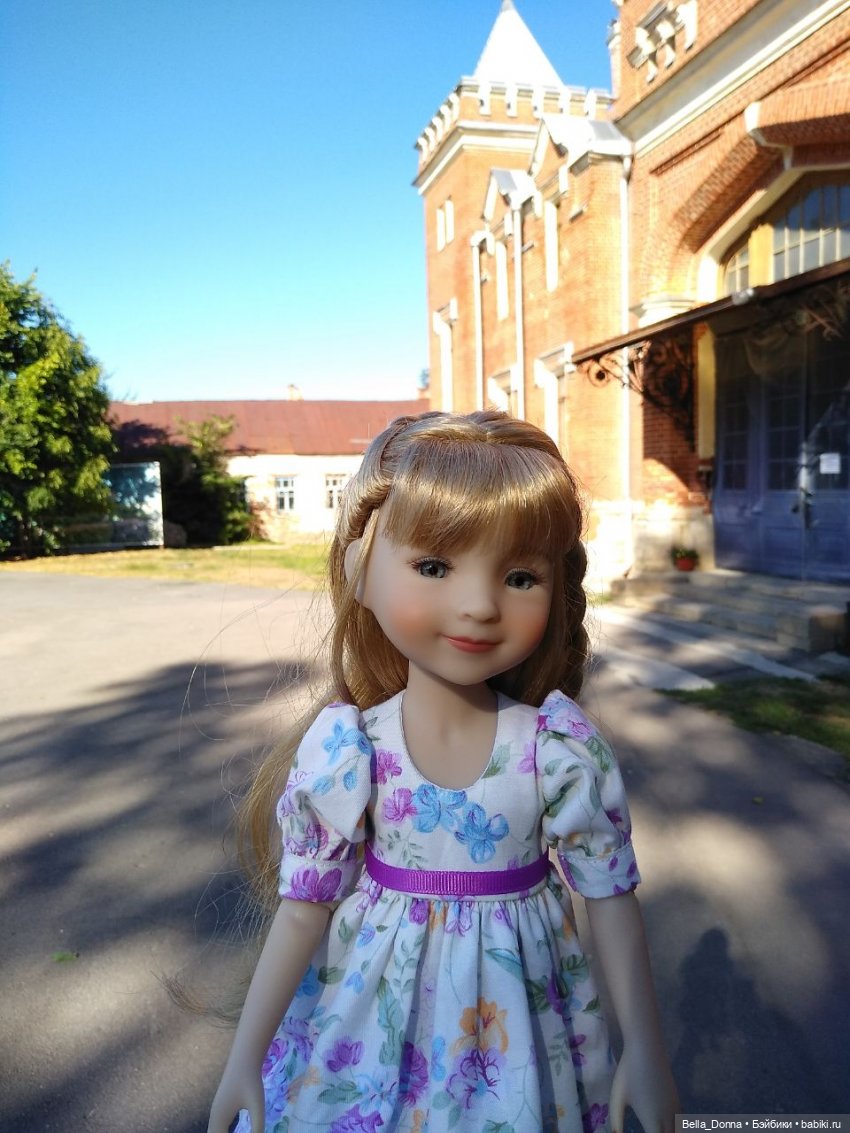 Прогулка с Сарой Ruby Red Fashion Friends во дворце Ольденбургских