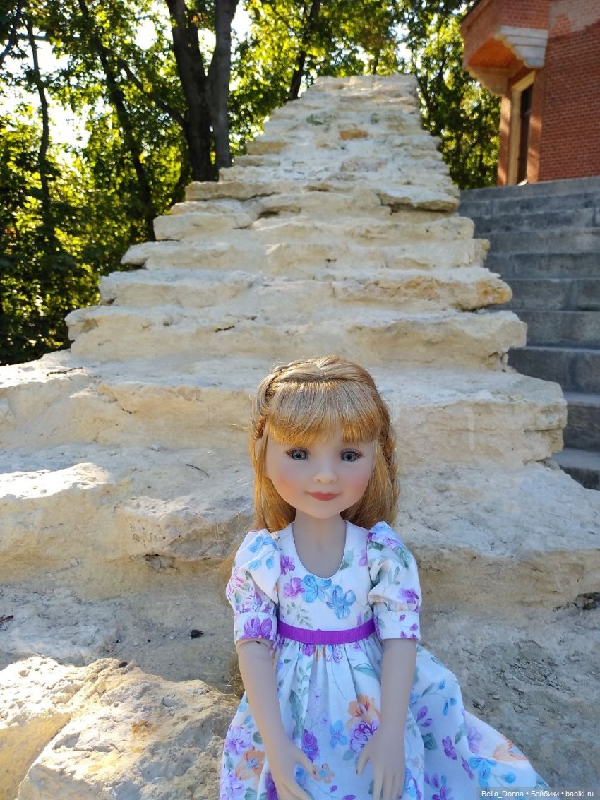 Прогулка с Сарой Ruby Red Fashion Friends во дворце Ольденбургских (фото 2)