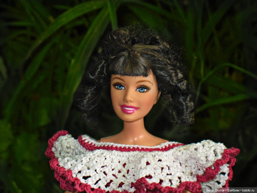 Вязаные платья для кукол Барби (фото 2)