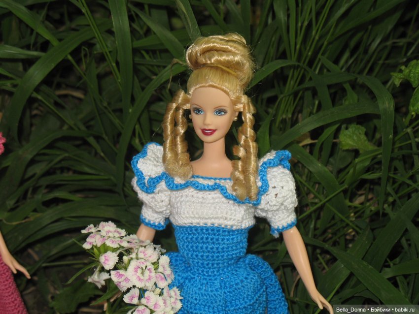 Вязаные платья для кукол Барби (фото 4)