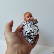 Толстенькая ,тяжеленькая, с надутыми губками 10 см малявки