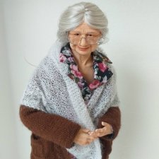 Авторская шарнирная бабушка Маша 24 см