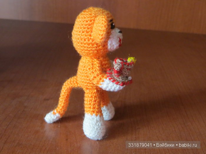 Озорные обезьянки ручной работы. Игрушки вязанные крючком