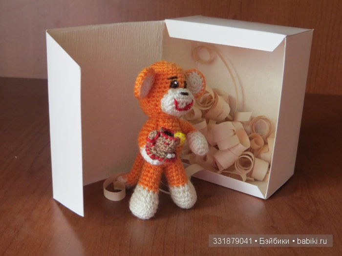 Озорные обезьянки ручной работы. Игрушки вязанные крючком