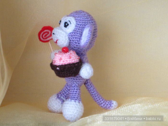 Озорные обезьянки ручной работы. Игрушки вязанные крючком