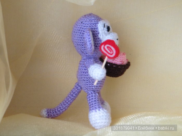 Озорные обезьянки ручной работы. Игрушки вязанные крючком