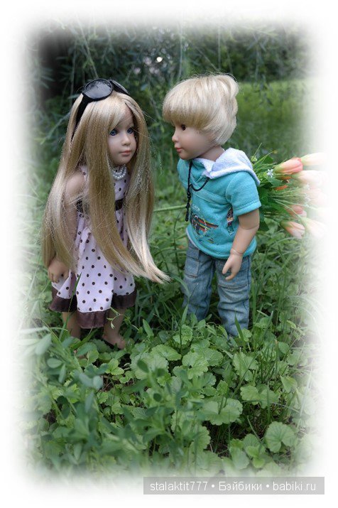 Мальчик с девочкой дружил, ей цветы всегда дарил