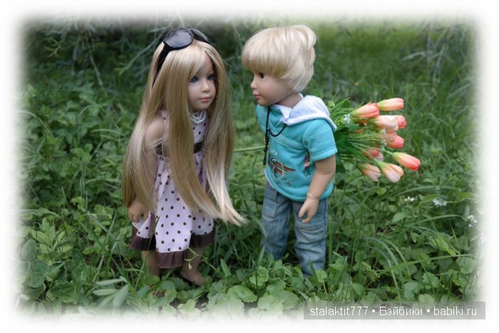 Мальчик с девочкой дружил, ей цветы всегда дарил