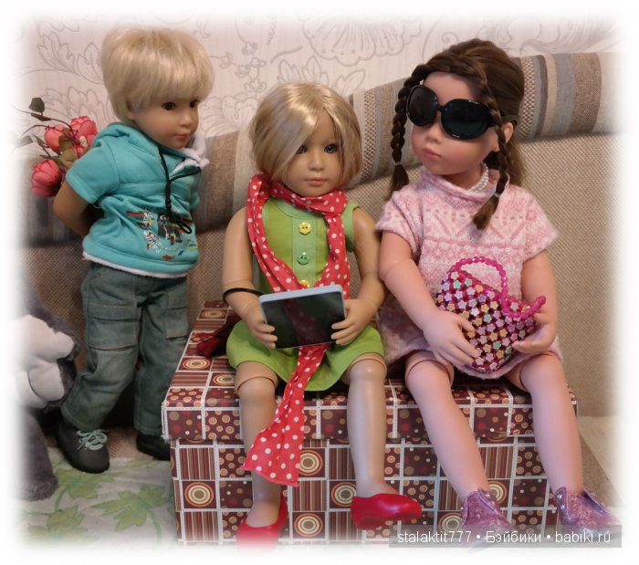 Мальчик с девочкой дружил, ей цветы всегда дарил