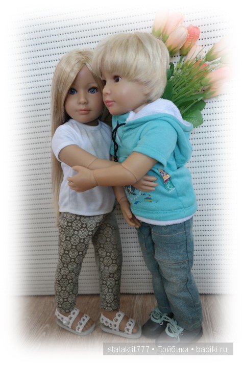 Мальчик с девочкой дружил, ей цветы всегда дарил